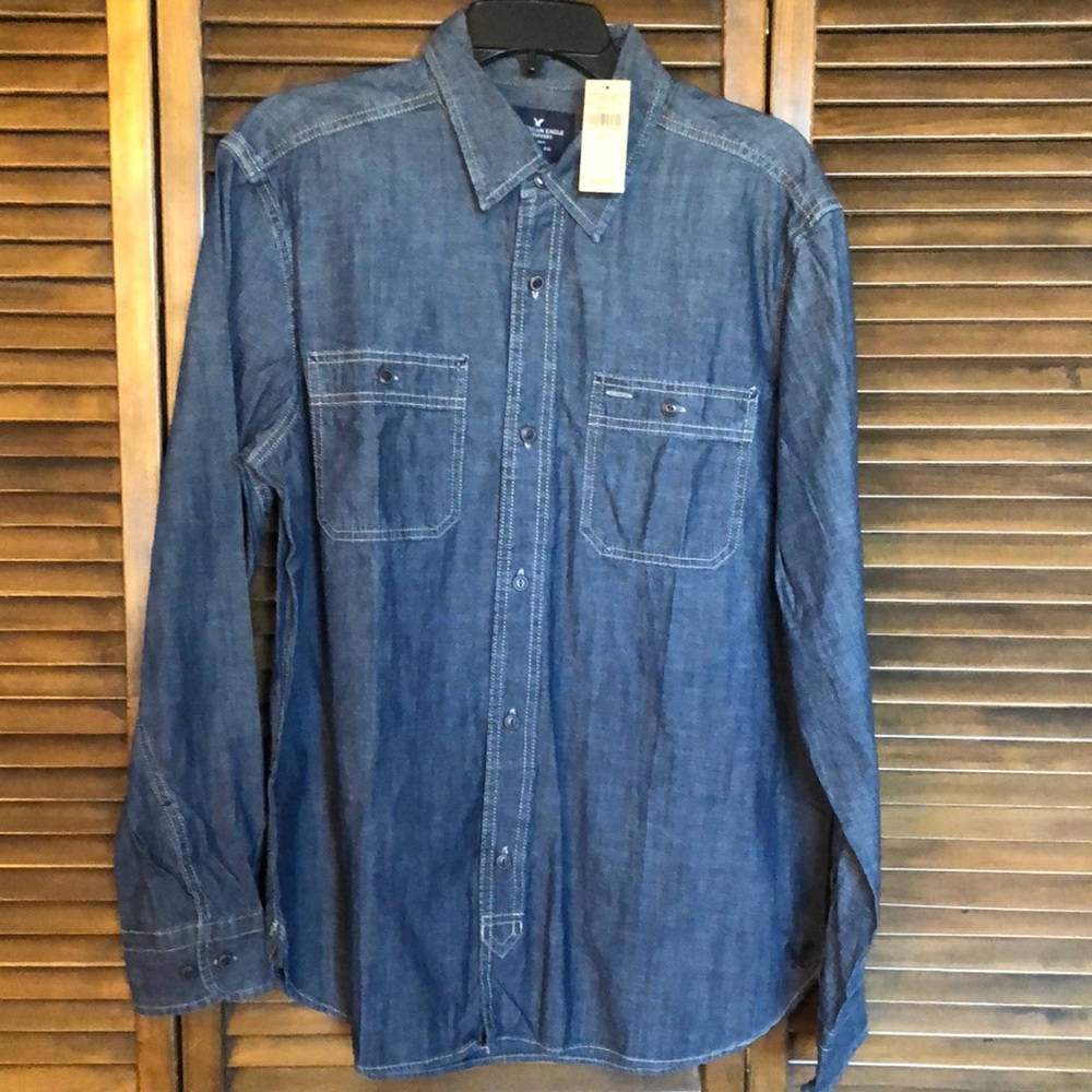 American Eagle Men’s Denim/Jeans Button Down shirt - Large - Classic Fit - NWT
